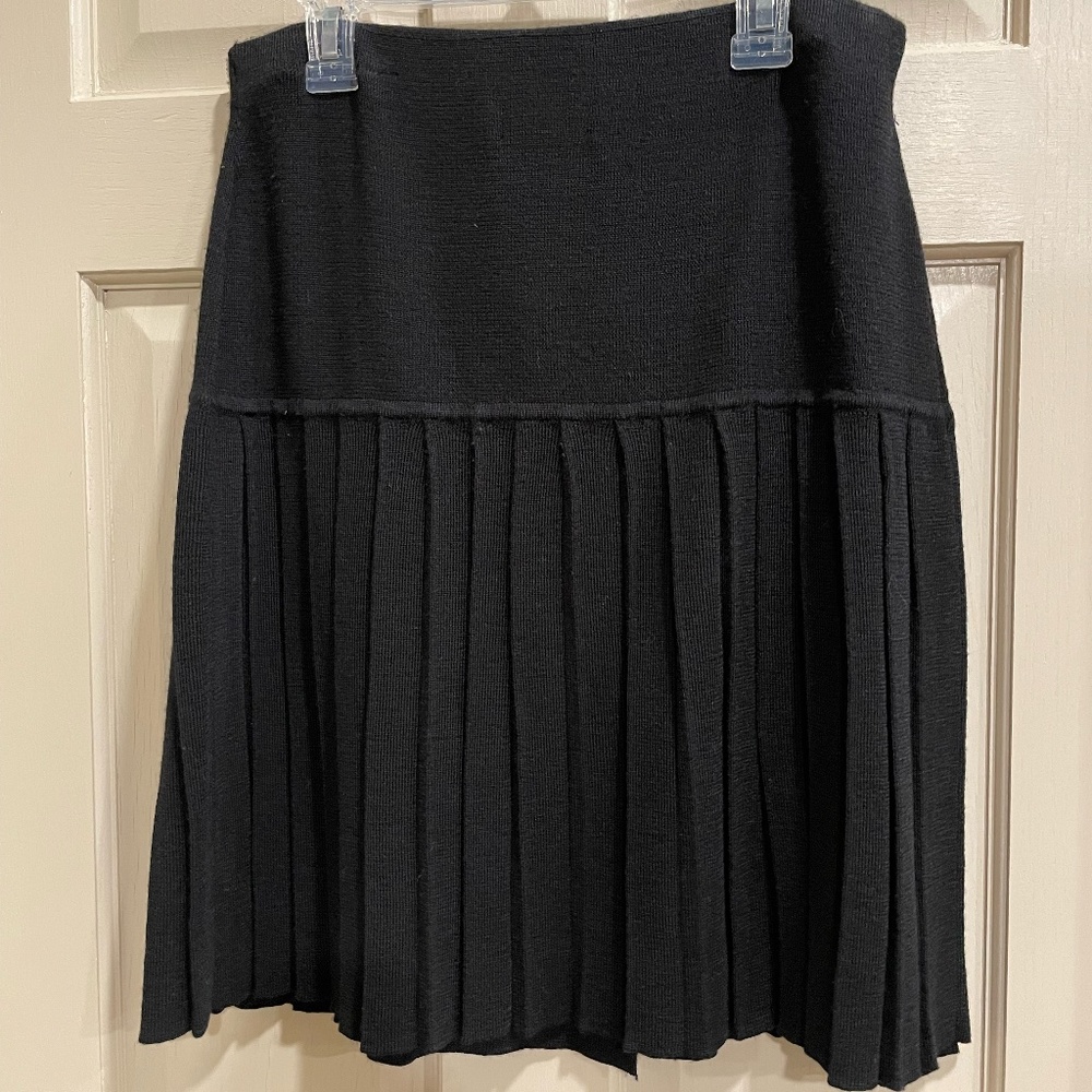 NWOT Adrienne Vittadini Black Pleated Wool Mini Skirt
